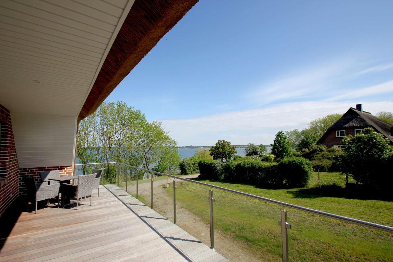 Wassernahes Ferienhaus Mit Meerblick Und Schwimmbadnutzung In Sellin - Ferienhaus Rohrweihe Gager Exterior photo