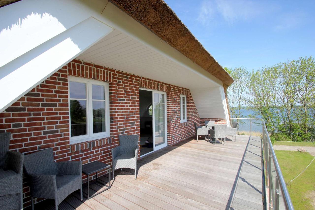 Wassernahes Ferienhaus Mit Meerblick Und Schwimmbadnutzung In Sellin - Ferienhaus Rohrweihe Gager Exterior photo